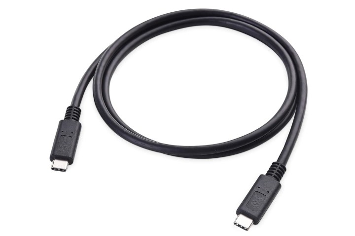 Cable Matters USB C cable.